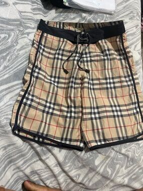 Burberry Beige Plaid Athletic Shorts with Black Trim size is 25 is good for Xs